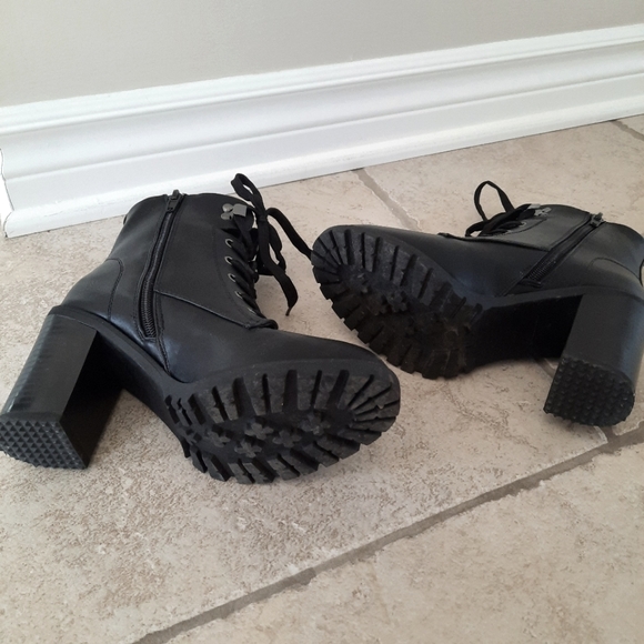 Joe Fresh Combat Boots - Picture 3 of 5